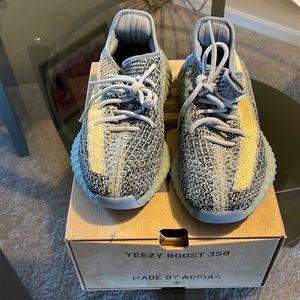 Great condition!!!!!!! Yeezys